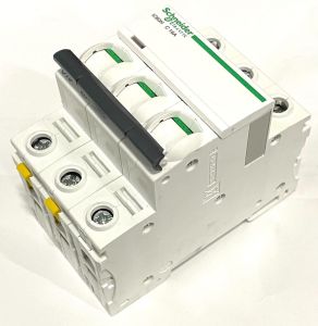 030C. Effektbryter 3 x 16A for FVP840 / 860