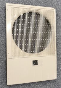 Ytre hus foran CU2E15 / 18